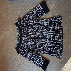 Lightweight structured three quarter sleeve blouse